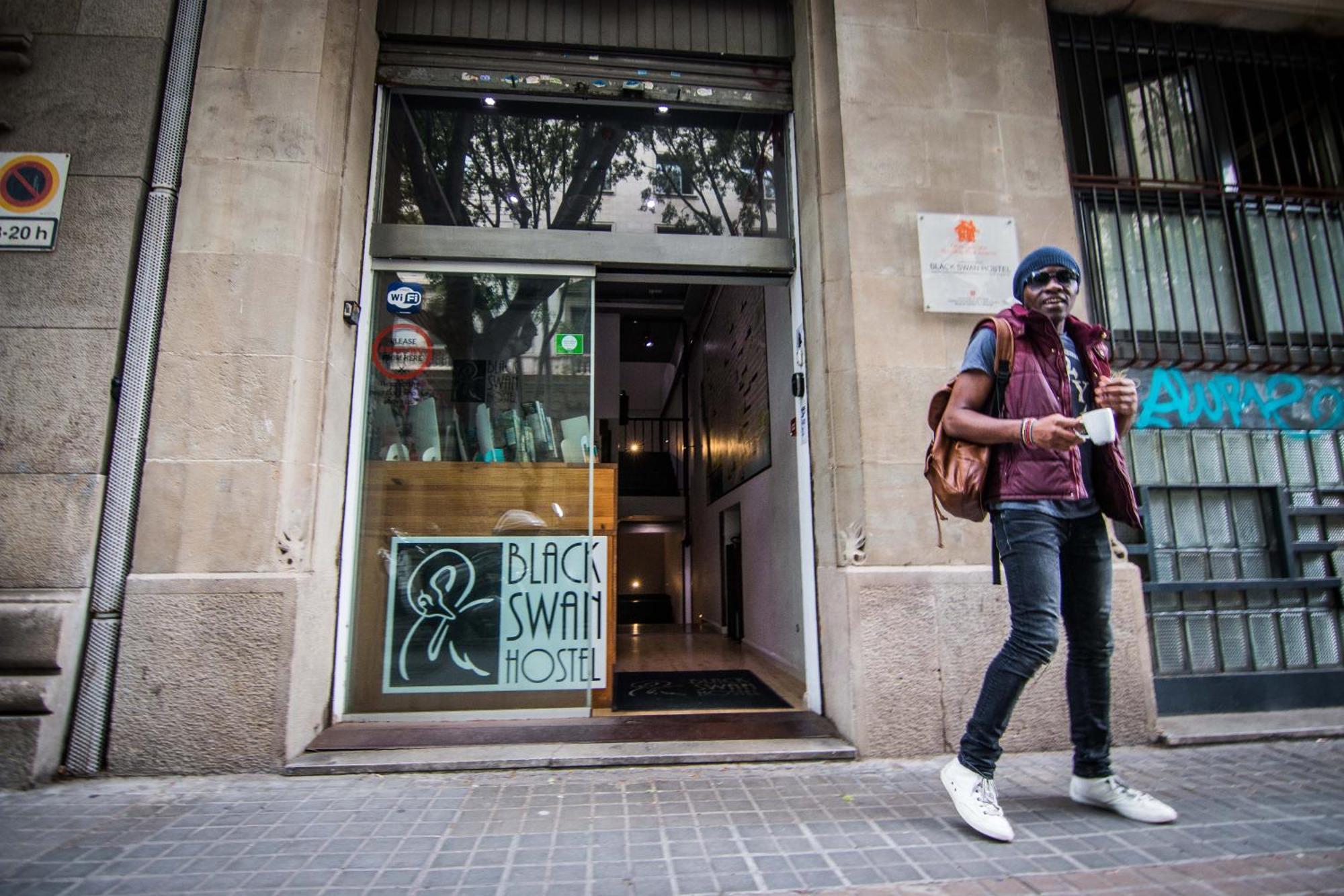Black Swan Hostel Barcelona Exterior foto
